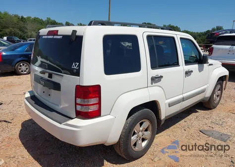 2010 Jeep Liberty Sport z USA, uszkodzony, nr VIN 1J4PP2GK5AW181425